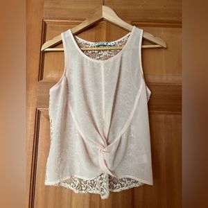 Chloe K. sheer lace top size M pink